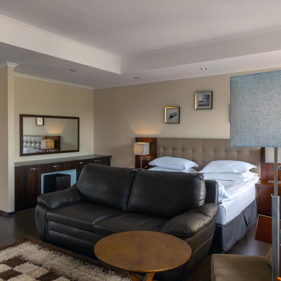 Park House Hotel Barmashino Exterior foto